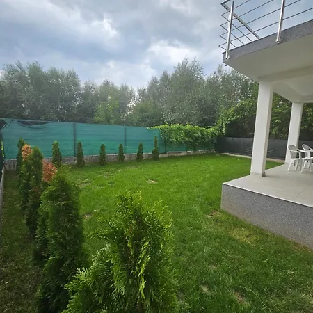 Srebrena Вилла *